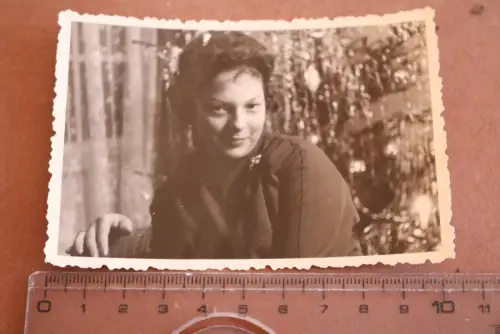 tolles altes Foto  Portrait hübsche Frau 30-50er Jahre - Pößneck 