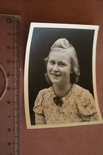tolles altes kleines Portrait hübsche junge Frau - 30-40er Jahre 