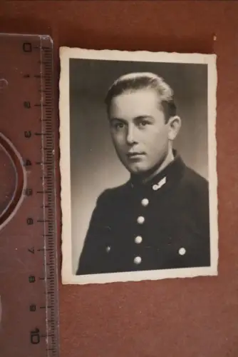tolles altes Foto -  Ausweisfoto ?? Portrait junger Mann der Reichsbahn 