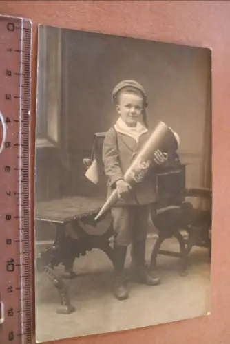 tolles altes Foto - Junge mit Schultüte 1910-20 ?