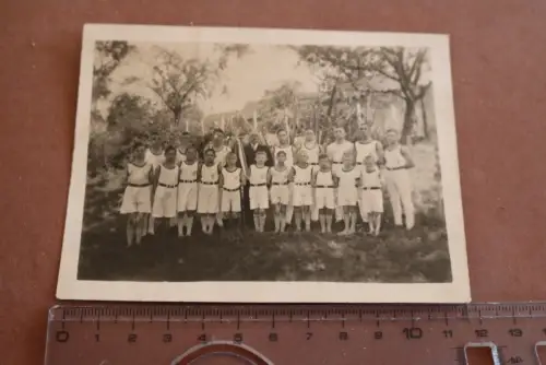 tolles altes Gruppenfoto Sportler Deutscher Turnerbund - 20-30er Jahre - Ort ???