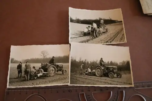 drei tolle alte Fotos - Schlepper Deutz - Landarbeit - Kartoffeln setzen 1960