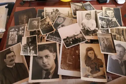 kleines Konvolut alter Fotos usw . Personen usw. 