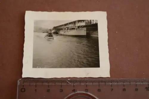 drei tolle alte Foto - Frachtschiffe im Hafen von Montreal  30-50er Jahre ?