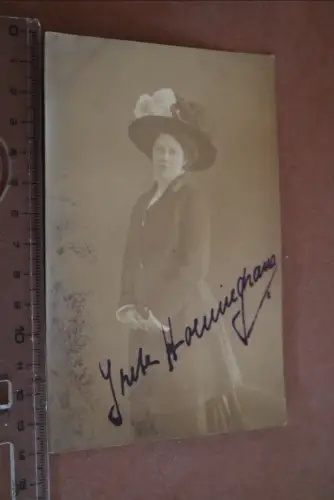 tolle alte Fotokarte -  hübsche Frau - berühmt ?? signiert Grete H....