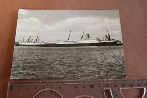 tolle alte Karte  Hafen mit Passagierdampfer  TS Bremen und der MS Berlin 