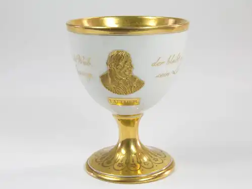 Kleiner Pokal Mitte 19. Jh., (1846), gemarkt Meißen, auf den 300. Todestag des Reformators Martin Luther,

Goblet, 1849, marked Meißen, to the 300th day of death of Martin Luther, with a portrait of him in gold, very good condition.