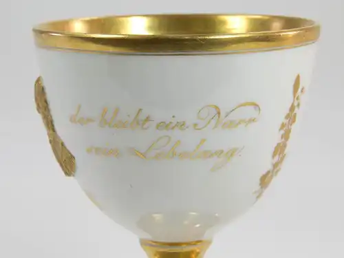 Kleiner Pokal Mitte 19. Jh., (1846), gemarkt Meißen, auf den 300. Todestag des Reformators Martin Luther,

Goblet, 1849, marked Meißen, to the 300th day of death of Martin Luther, with a portrait of him in gold, very good condition.