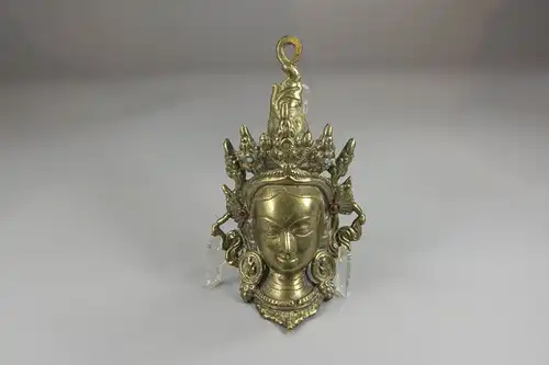 Maske, Asien, 20. Jh., Bronze, Maske einer Tara, zum Aufhängen, Gebrauchsspuren. H: 17 cm