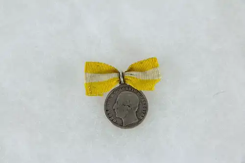 Miniaturmedaille, Hannover, Silber, Vorderseite: König Georg, Rückseite: L.V.F.D.L.B. 1836 4. Juni 1861, Hannover, Zustand s-ss. D: 19 mm