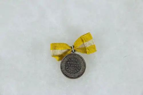 Miniaturmedaille, Hannover, Silber, Vorderseite: König Georg, Rückseite: L.V.F.D.L.B. 1836 4. Juni 1861, Hannover, Zustand s-ss. D: 19 mm