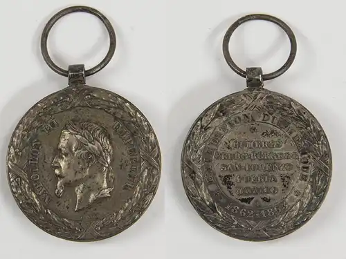 Nachlass von 4 Auszeichnungen, Frankreich, bestehend aus: 1. Militärmedaille, Silber, 2. Rot-Kreuz-Medaille 1864-66, versilbert, ohne Namen, 3. Mexikomedaille, 1862-63, Silber, 4. Teilnahmemedaille, 1. WK, Bronze, Tragespuren, guter Zustand. Lot of...