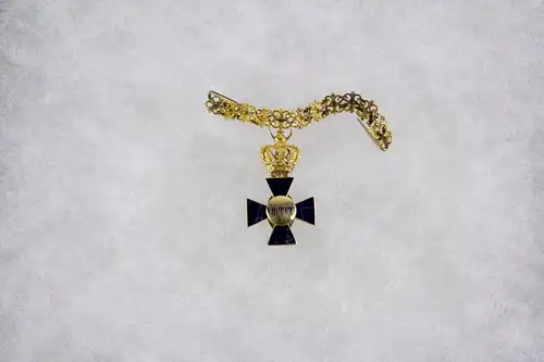 Ordensminiatur, Bayern, um 1870-80, Miniatur zum St. Michael Orden, Ritter 1. Klasse, Gold am Kettchen, feinste Qualität.
H: 27 mm