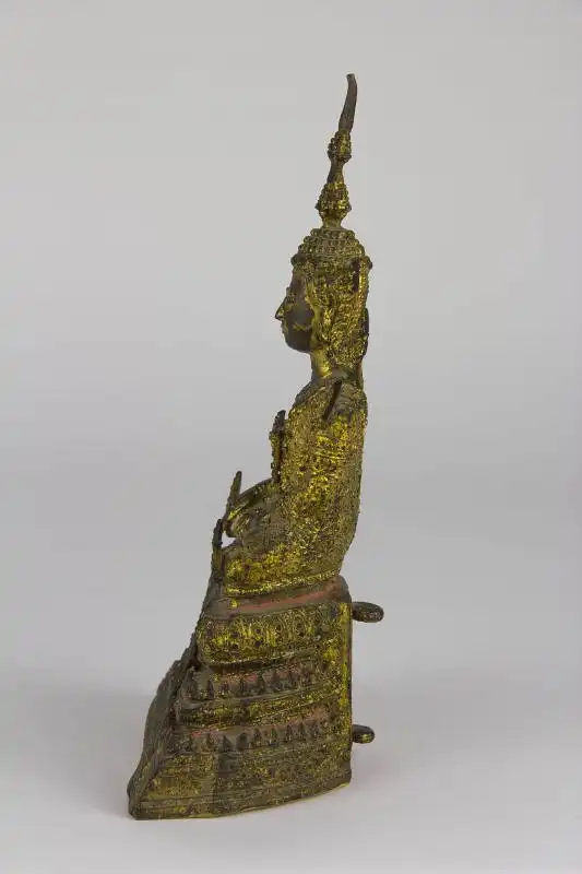 Buddha,

Thailand, Ratanakosin Periode, (benannt nach der Insel beziehungsweise der Stadt Rattanakosin wird die geschichtliche Epoche Thailands unter der Chakri-Dynastie von  1782 bis heute, oder manchmal nur bis zum Ende der absoluten Monarchie  1932,  3