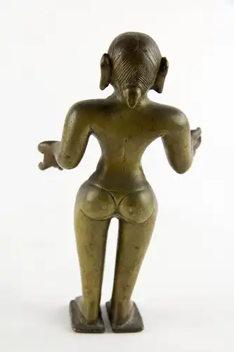 2 Radha, Indien, wohl Bengalen, 19. Jh., Bronze, eine Figur mit Gold eingelegten Augen und kleinem Rubin auf der Stirn