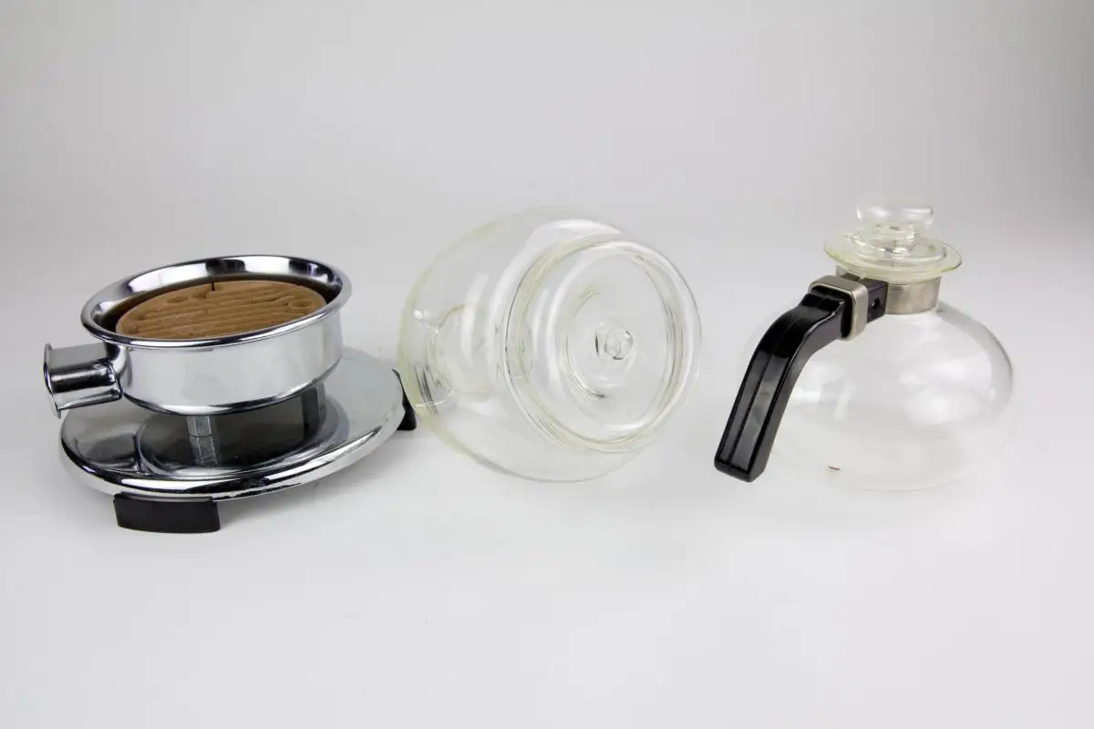 Kaffeemaschine, Schott Mainz, um 1960, Entwurf Bauhaus Weimar/Dessau, wohl unbenutzt, unbeschädigt. H: 29 cm. 1