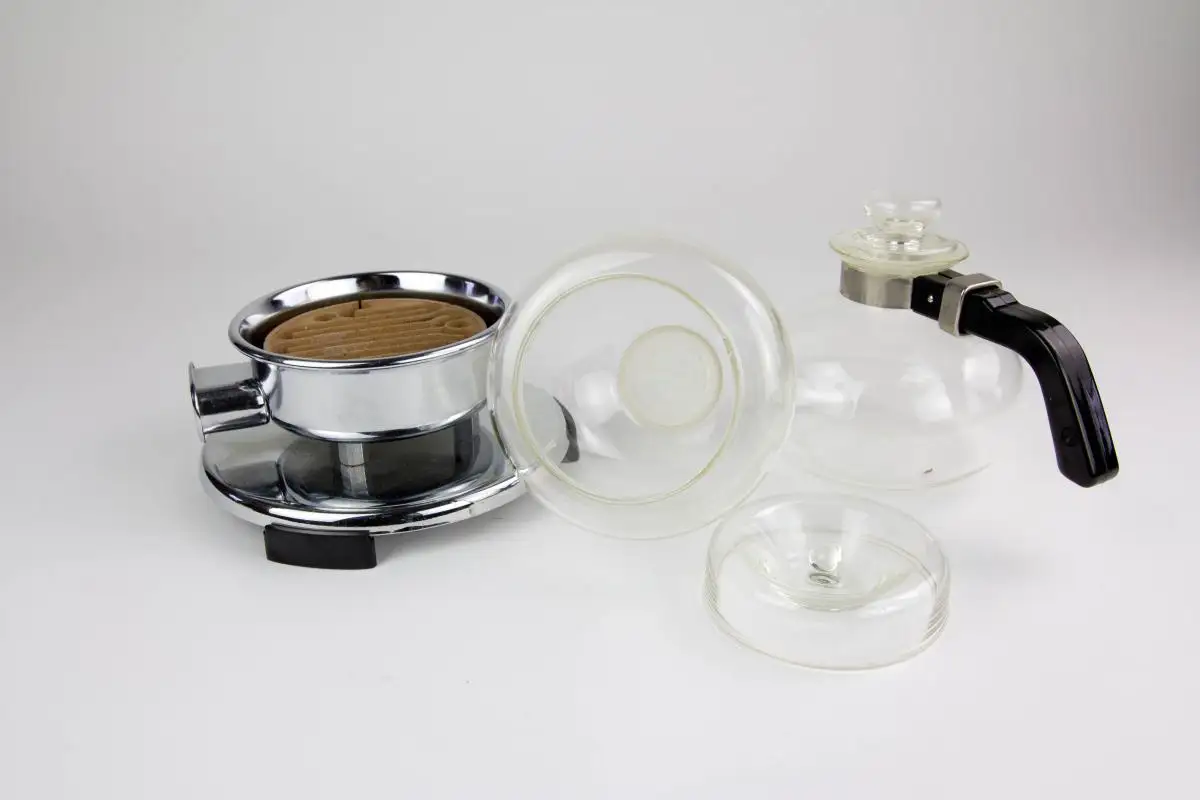 Kaffeemaschine, Schott Mainz, um 1960, Entwurf Bauhaus Weimar/Dessau, wohl unbenutzt, unbeschädigt. H: 29 cm. 2