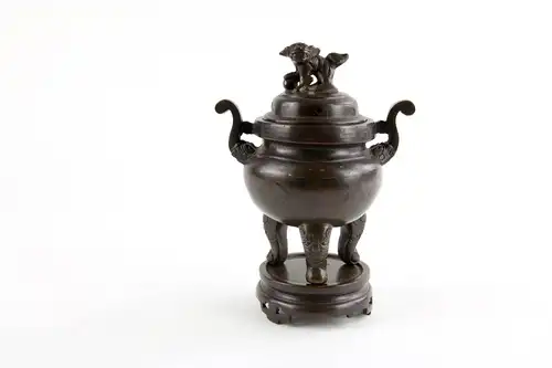 Räuchergefäß, Vietnam, 19. Jh., Bronze, mit Metalleinlagen in Silber und Kupfer,   Incense burner, Vietnam, 19th century, bronze, decorated with metal inlaid in copper and silver, good condition. H: 17,5 cm.