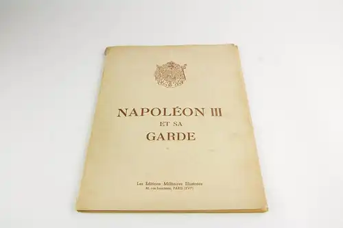 Heft mit 20 handkoloriertne Stichen der Garde Napoleon III, um 1942, Nr. 319, Einband mit kleinen Einrissen, sonst guter Zustand. 33 cm x 25 cm.