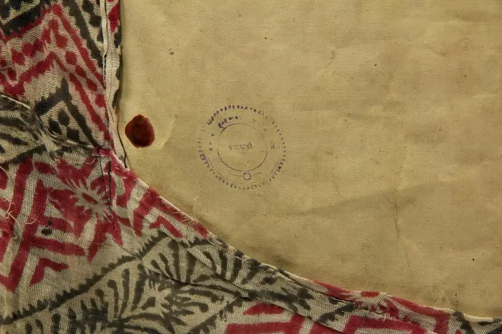 Große Thangka, Tibet, Anf.  20. Jh., Darstellung einer grünen Tara, (Als Tara wird eine weibliche, friedvolle Manifestation erleuchteter Weisheit bezeichnet. Im Buddhismus gilt sie auch als eine Ausstrahlung des Bodhisattva Avalokiteshvara und ist... 3