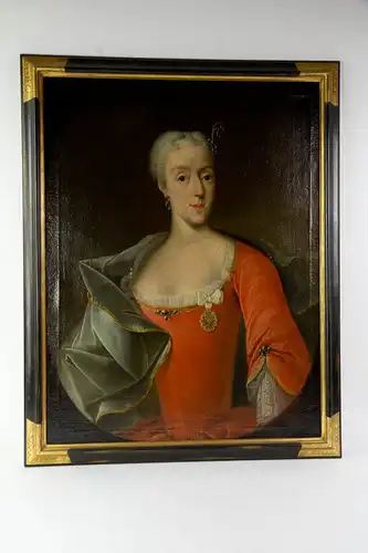 Gemälde, Barock, Anf. 18. Jh., Öl auf Lwd., Portrait einer höfischen Dame mit dem Kreuzsternorden (hochadeliger österreichischer Damenorden), und reichem Diamantschmuck, es könnte sich um Maria Elisabeth von Österreich handeln, einige kleine...