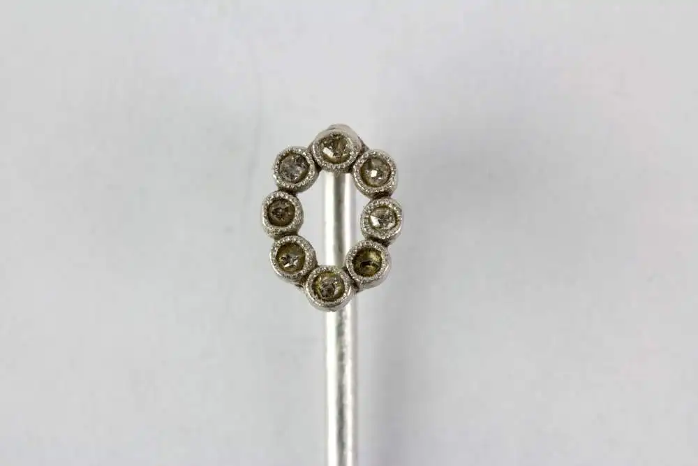 Krawattennadel, um 1900, 585er-Weißgold, in Form eines 
