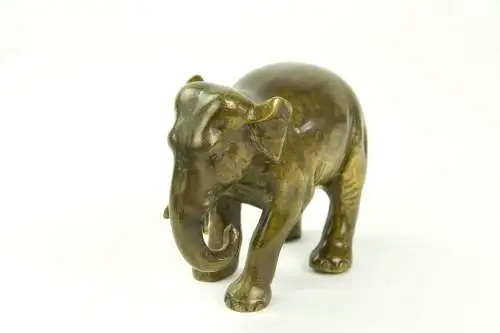 Figur, Indien, Anf. 20. Jh., gemarkt PATOLE, Elefant, Gebrauchsspuren. H: 8 cm.