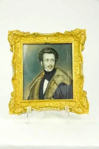 Miniatur, um 1840, auf Elfenbein, Portrait des Auguste Charles Eugène Napoléon de Beauharnais (* 9. Dezember 1810 in Mailand; † 28. März in Lissabon),  2. Herzog von Leuchtenberg sowie Herzog von Santa Cruz und Prinzgemahl von Portugal,...