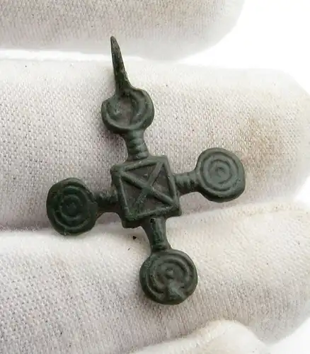 Mittelalter Wikinger Bronze Kreuz Anhänger - 29x20 mm,  10. – 12. Jahrhundert n. Chr. - nordeuropäisch