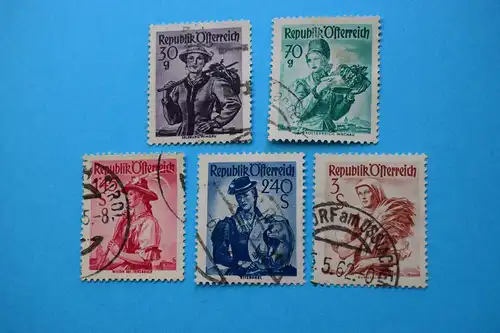Freimarken: Trachten - 5 Briefmarken gestempelt