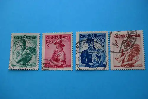 Freimarken: Trachten - 4 Briefmarken gestempelt