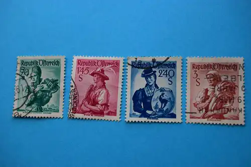 Freimarken: Trachten - 4 Briefmarken gestempelt
