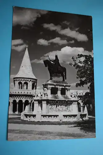 Budapest - Fischerbastei mit St. Stephens Denkmal