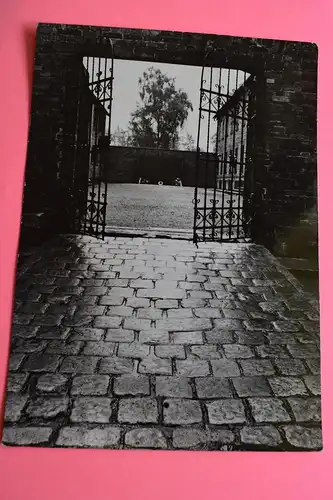 Auschwitz - Birkenau - Konzentrationslager - Eingang zum Hof des Todesblocks