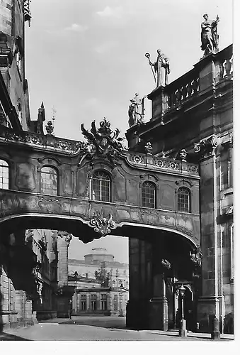 Ansichtskarte Dresden Übergang vom Schloß zur Hofkirche - nicht gelaufen 