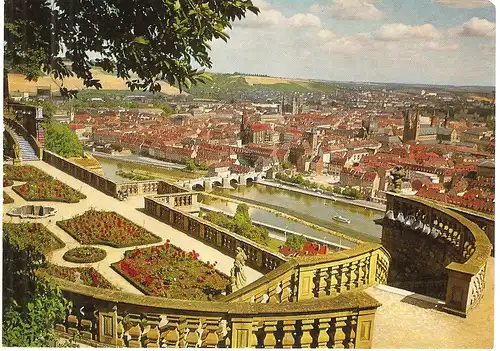 Ansichtskarte Würzburg - Festung Marienberg - Blick vom Fürstengarten auf die Stadt - gelaufen 1972