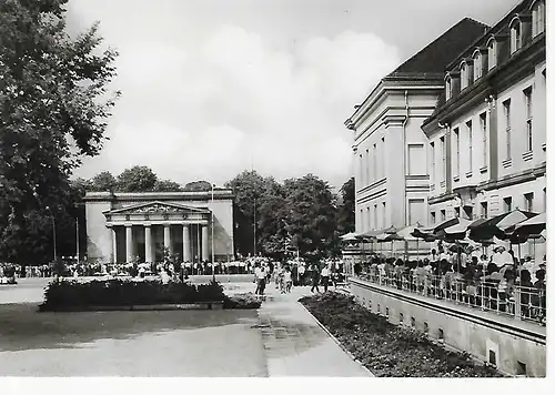 Ansichtskarte Berlin - Hauptstadt der DDR - Operncafé und Mahnmal - Unter den Linden - nicht gelaufen