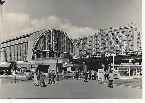 Ansichtskarte Berlin - Hauptstadt der DDR - S-Bahnhof Alexanderplatz - nicht gelaufen