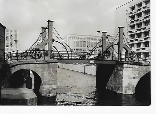 Ansichtskarte Berlin - Hauptstadt der DDR - Jungfernbrücke - nicht gelaufen