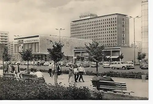 Ansichtskarte Berlin - Hauptstadt der DDR - Hotel "berolina" und Kino "International" - nicht gelaufen