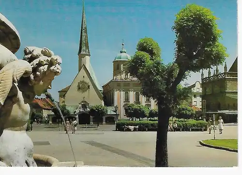 Ansichtskarte Wallfahrtsort Altötting - Blick vom Marienbrunnen auf Gnadenkapelle und Magdalenen-Kirche - nicht gelaufen