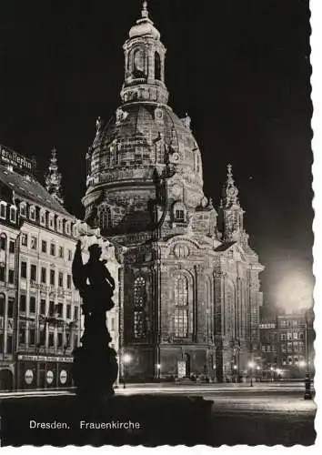 Ansichtskarte Dresden - Frauenkirche vor der Zerstörung durch anglo-amerikanische Bomber am 13. Februar 1945 - nicht gelaufen 