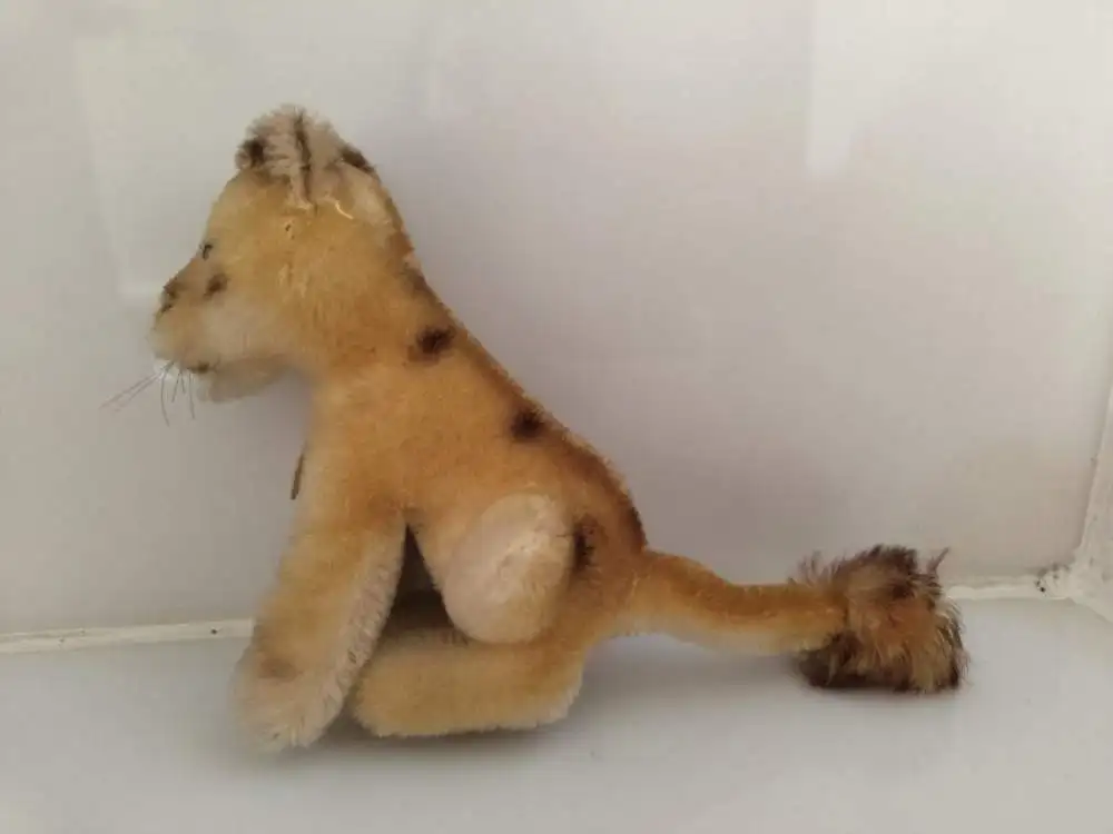 Steiff: ab 1956 * sitzende Löwin Lea 2