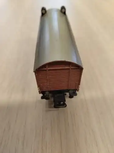 Märklin 320 S H0 gedeckter Güterwagen mit Schlusslicht