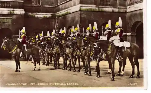 Ansichtskarte London - Changing the Lifeguards in Whitehall - LP.457 - nicht gelaufen