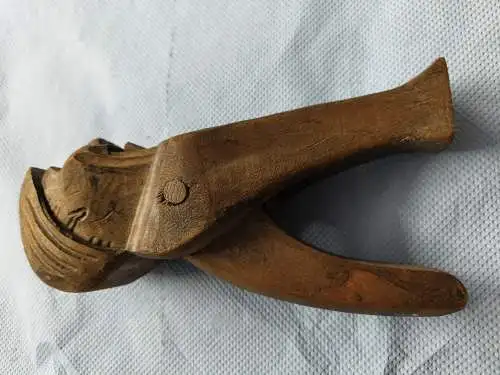 antiker Nussknacker aus Holz