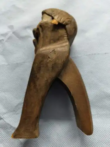 antiker Nussknacker aus Holz