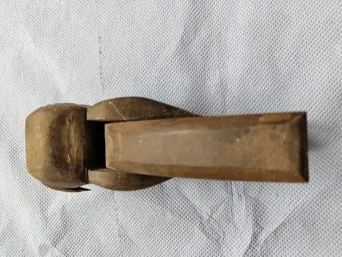 antiker Nussknacker aus Holz