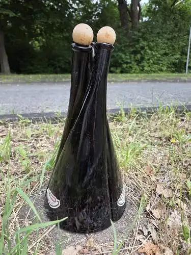 O. Frey & Co. - ineinandergreifende Glaskaraffen