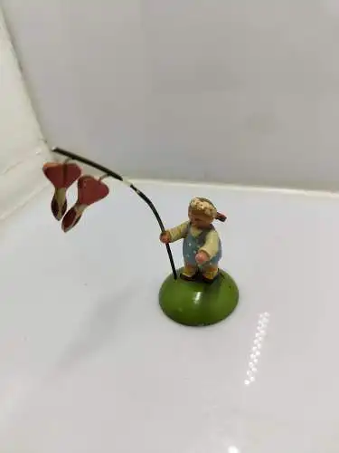 Blumenkind Mädchen mit Herzblume Erzgebirge